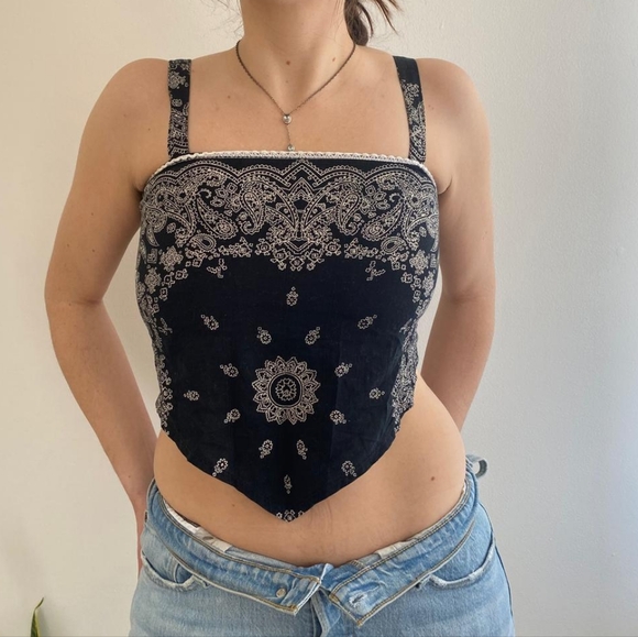 Vintage y2k Or 90s Navy Bandana Print Crop Top - Picture 2 of 5